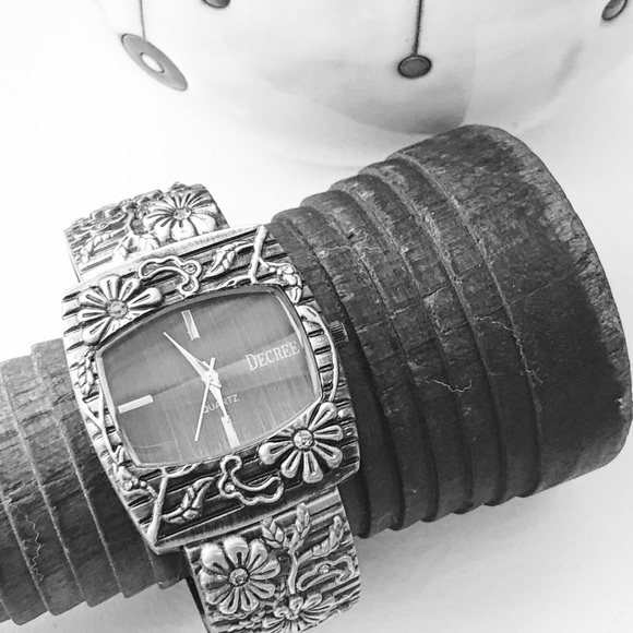 Decree Bronze Quartz Cuff Watch - Picture 6 of 11